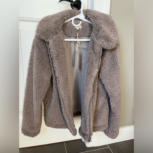 Fuzzy coat from Baltic Born size medium - Picture 3 of 3